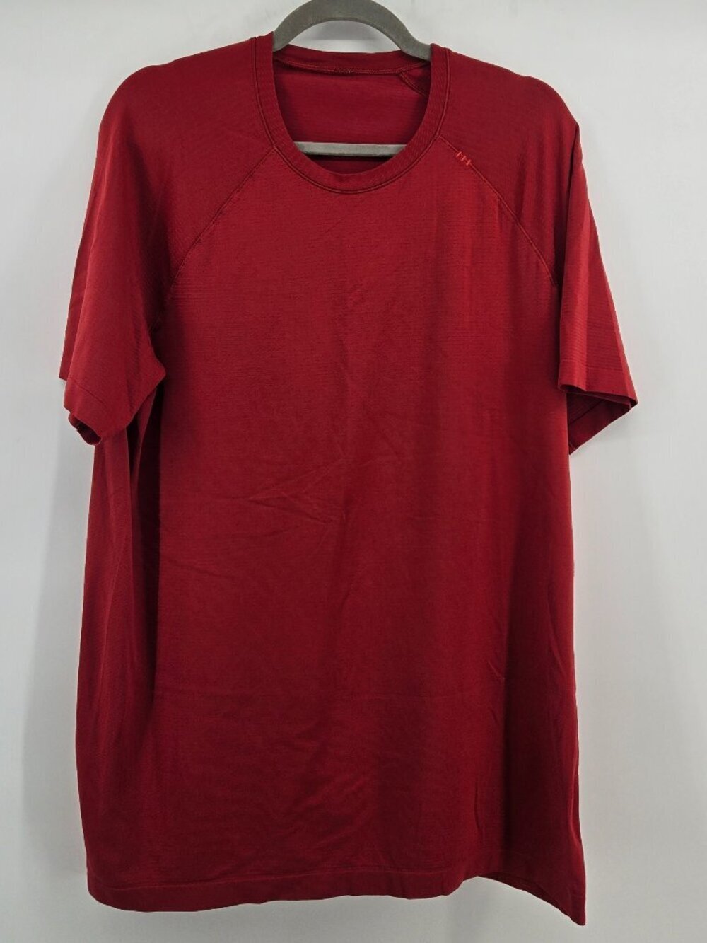 Lululemon Men's Metal Vent Tech Short Sleeve - XL Dark Red